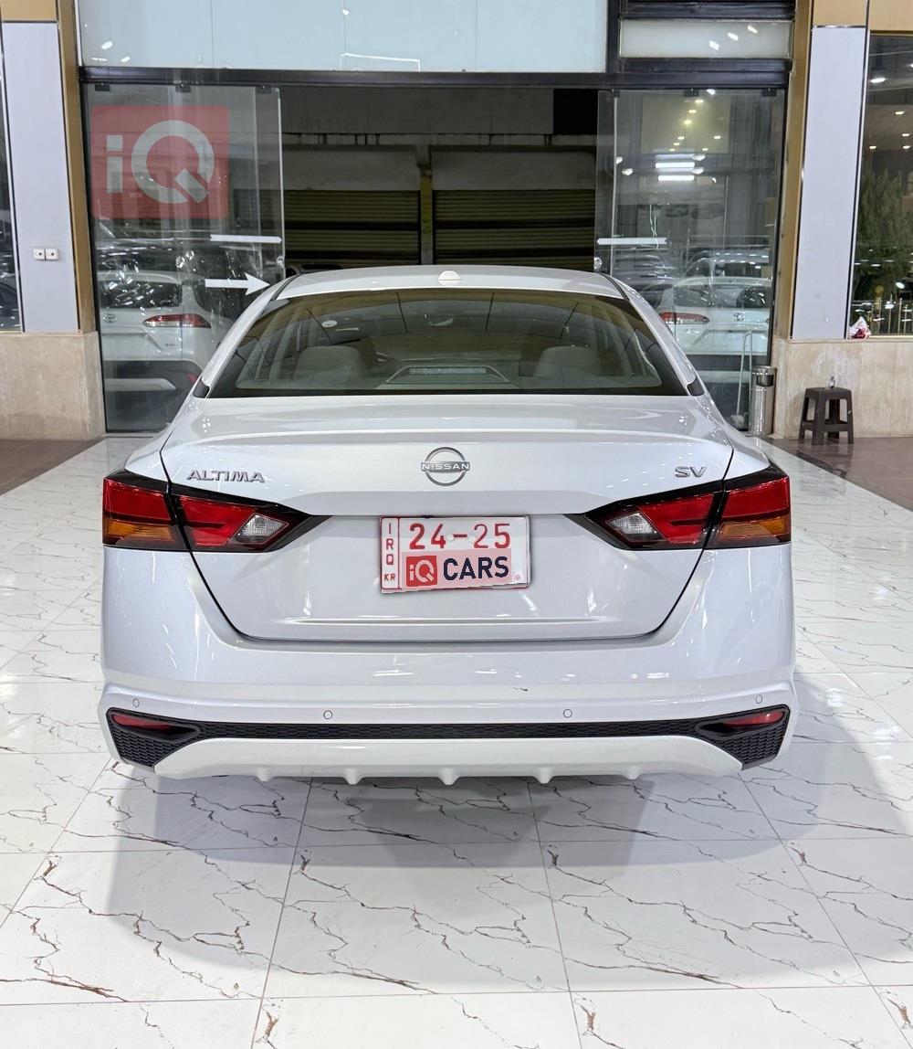 نيسان ألتيما